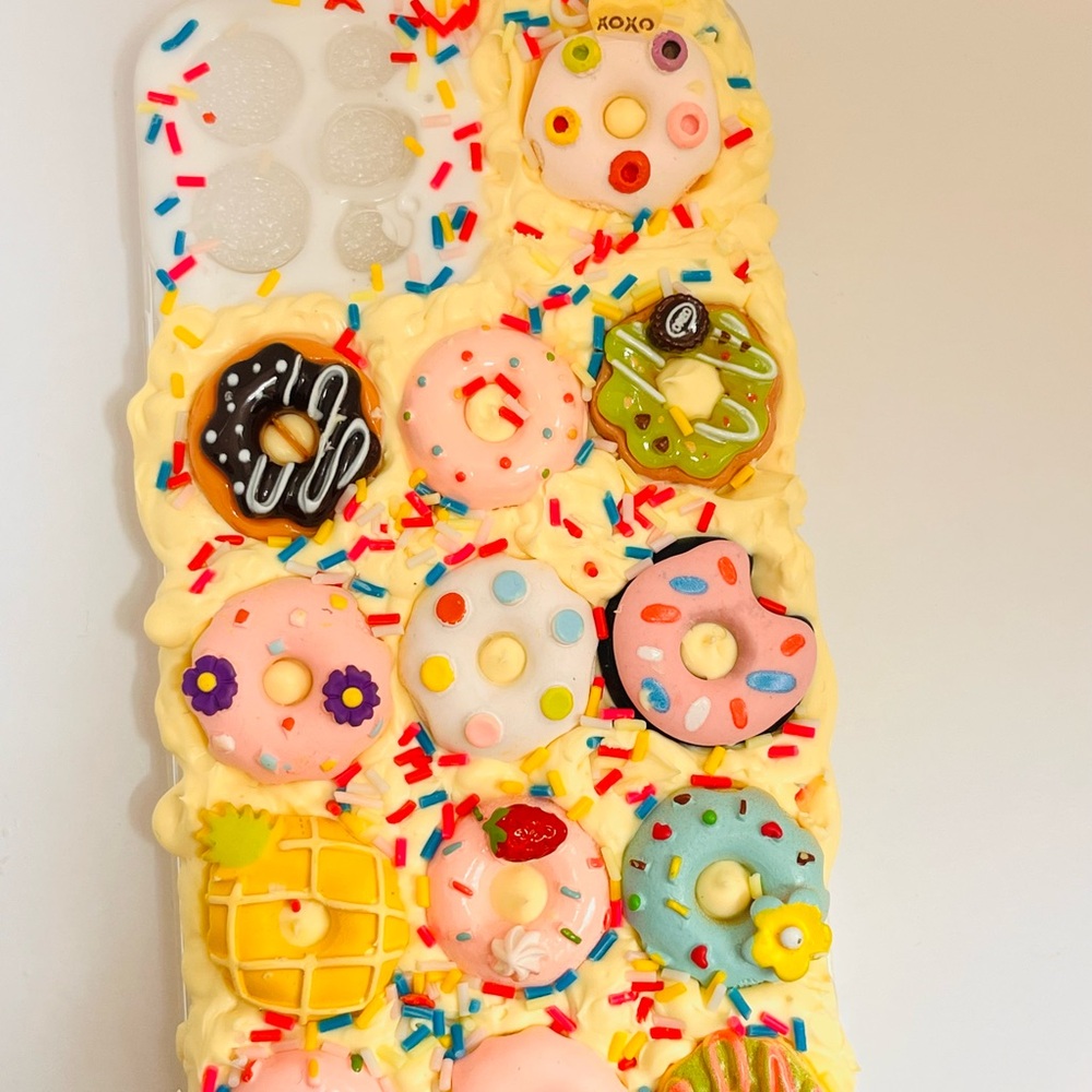 Colorful Donut-Themed Decoden Phone Case - Picture 5 of 5